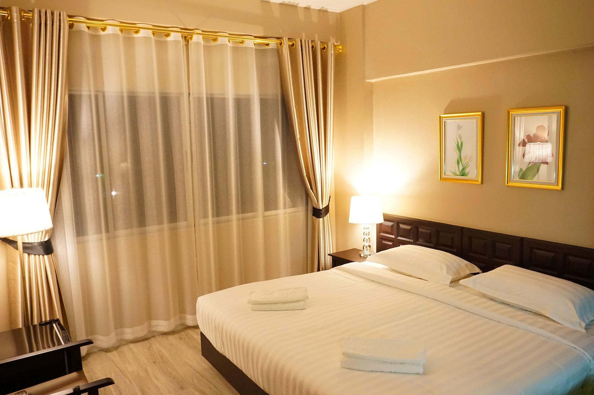 Taris Art Hotel Phrae Exterior photo
