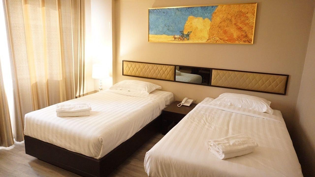 Taris Art Hotel Phrae Exterior photo
