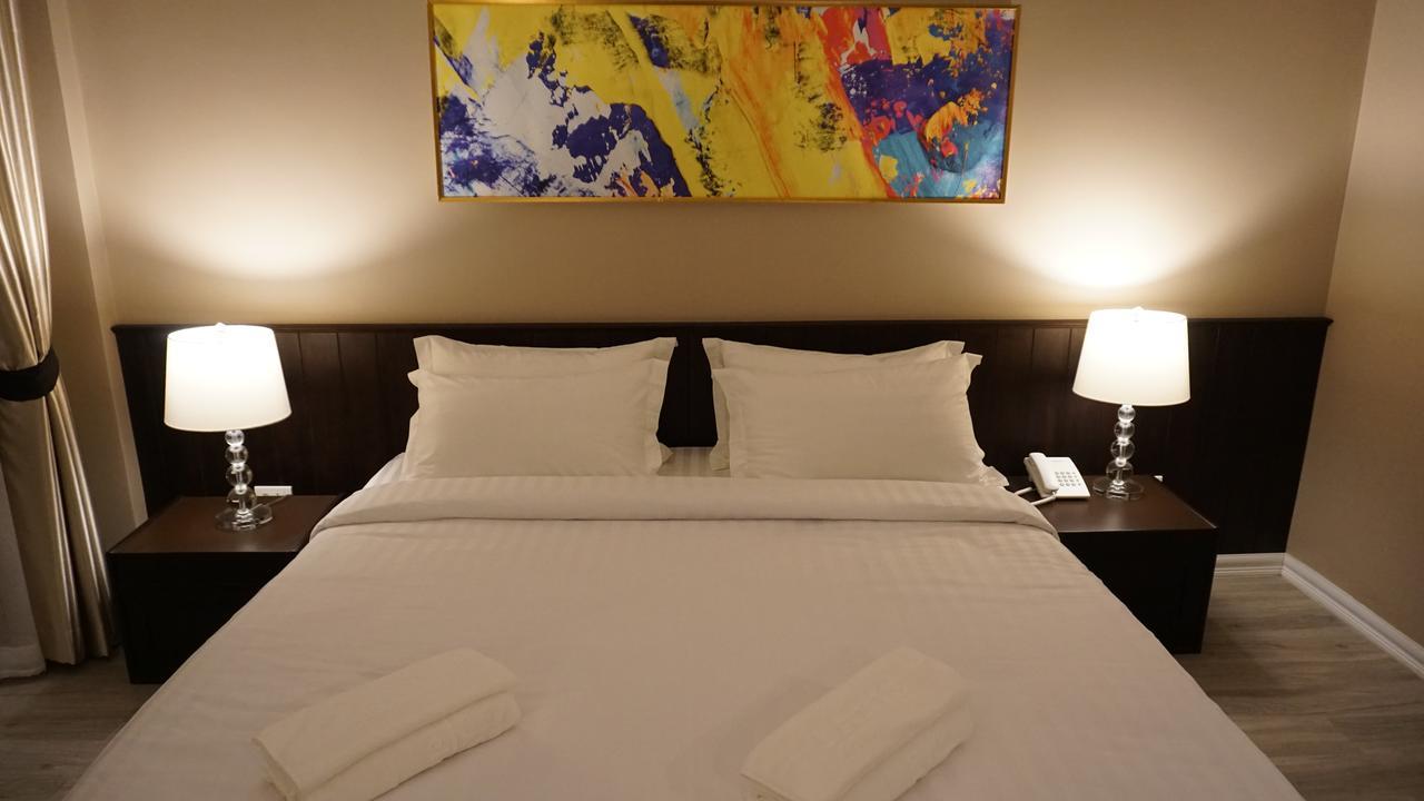 Taris Art Hotel Phrae Exterior photo